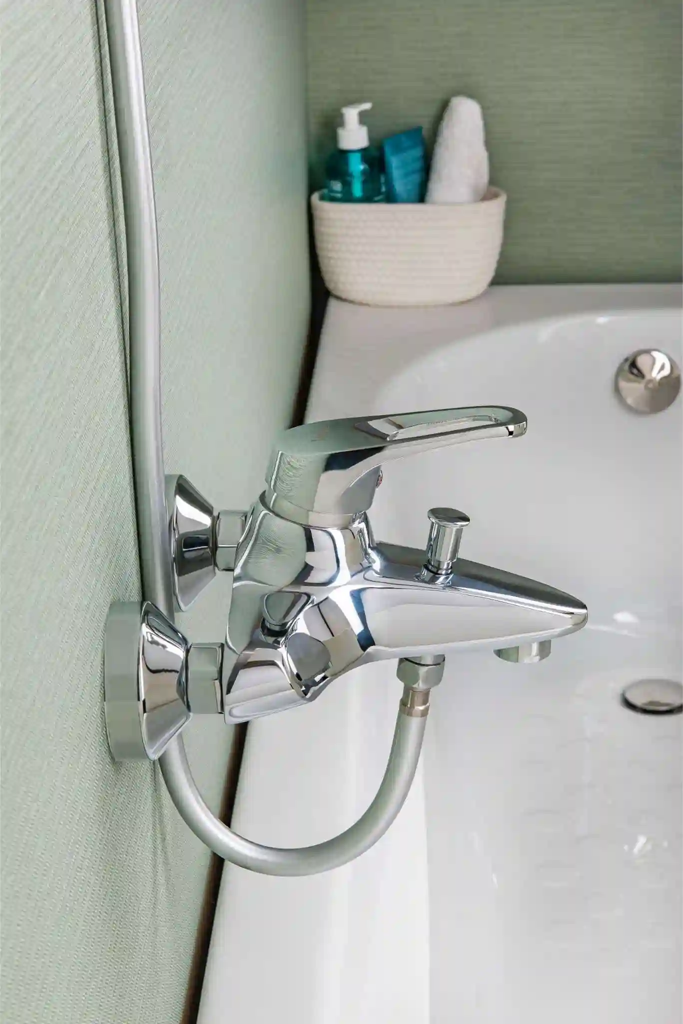 Value Milano Bathtub Mixer – Chrome – VT 2021