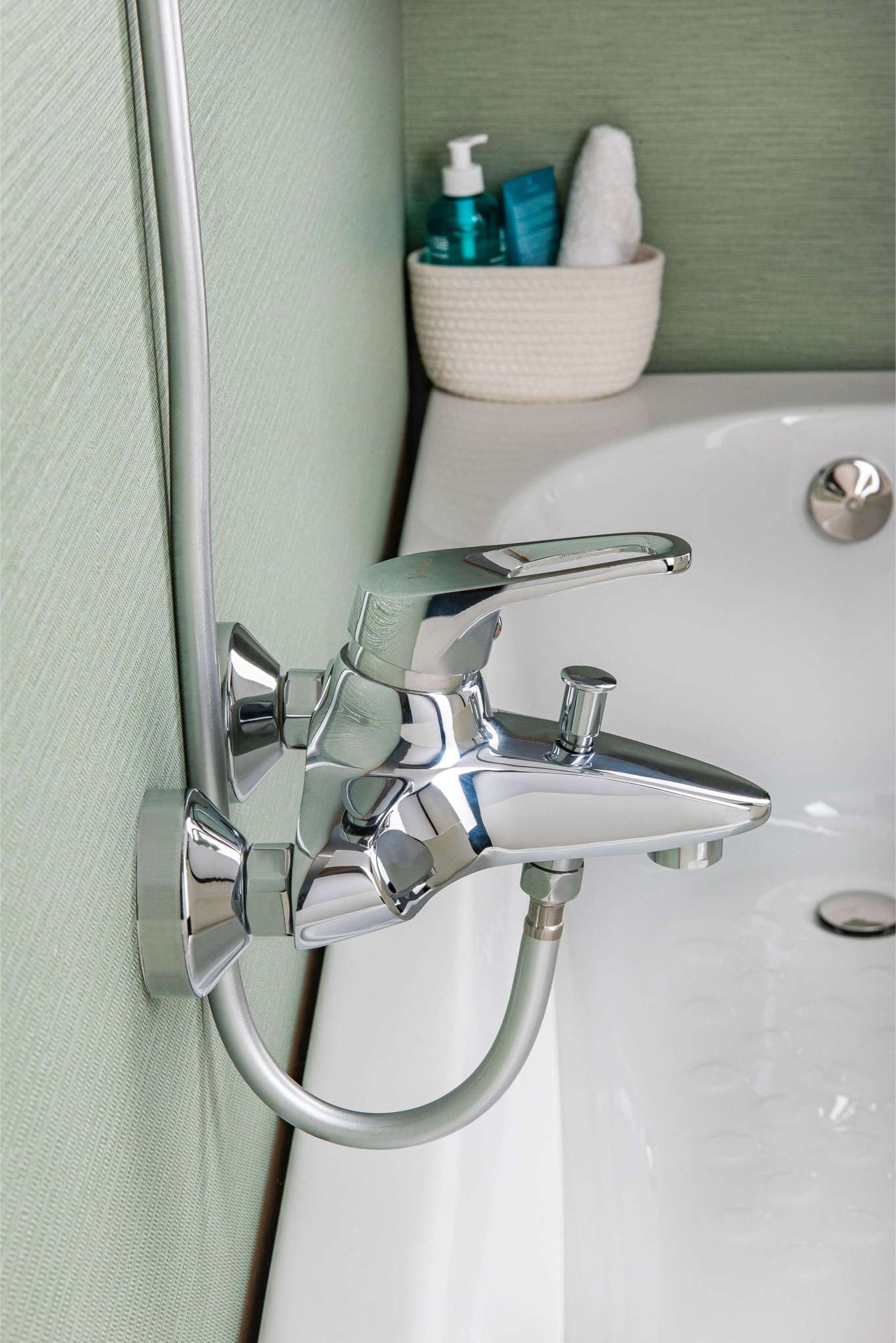 Value Milano Bathtub Mixer – Chrome – VT 2021
